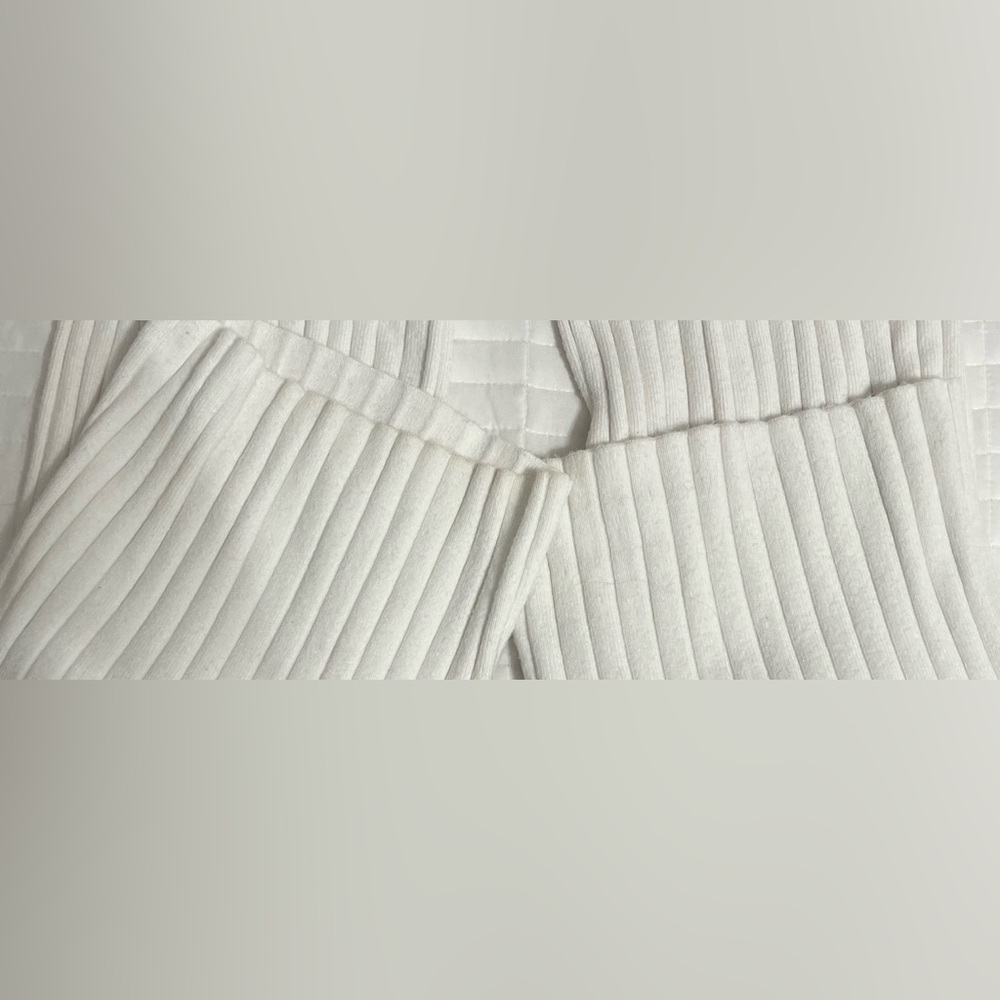 Sincerely Jules Ribbed Knit Pants Size Small -slight stain bottom of hem see pic - Picture 2 of 9
